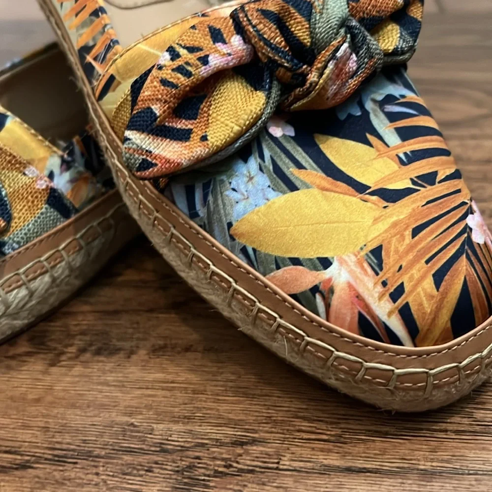 Brand new Antonio Melani Floral Print Bow Detail Espadrilles Slip On - Picture 2 of 9